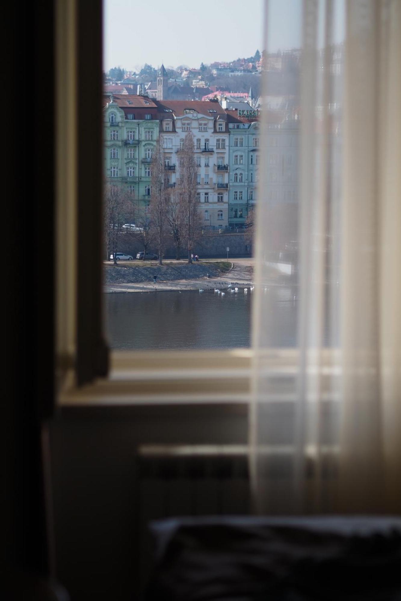 Rasinovo Nabrezi - Riverside Residence Praga Exterior foto